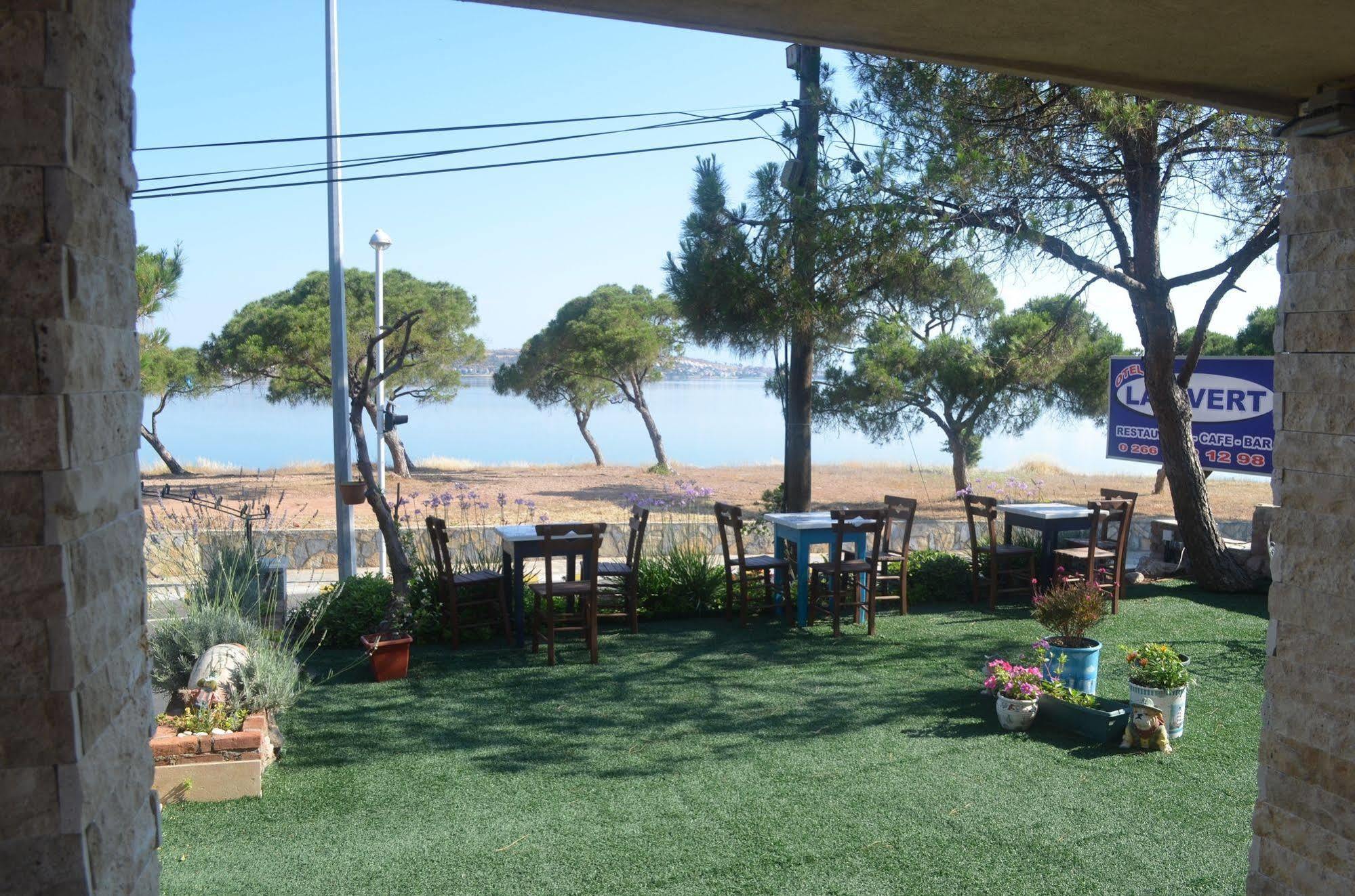 Lacivert Hotel Ayvalik Exterior photo